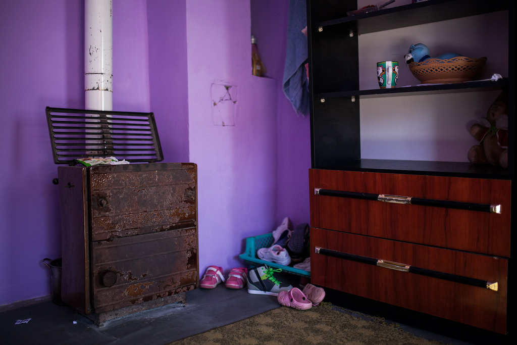 Kora hajnalban be kell gyújtani. Fotó: Magócsi Márton