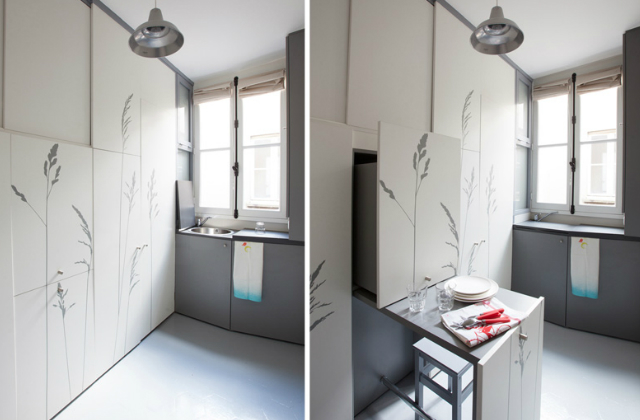 Még mini étkezőasztal is van