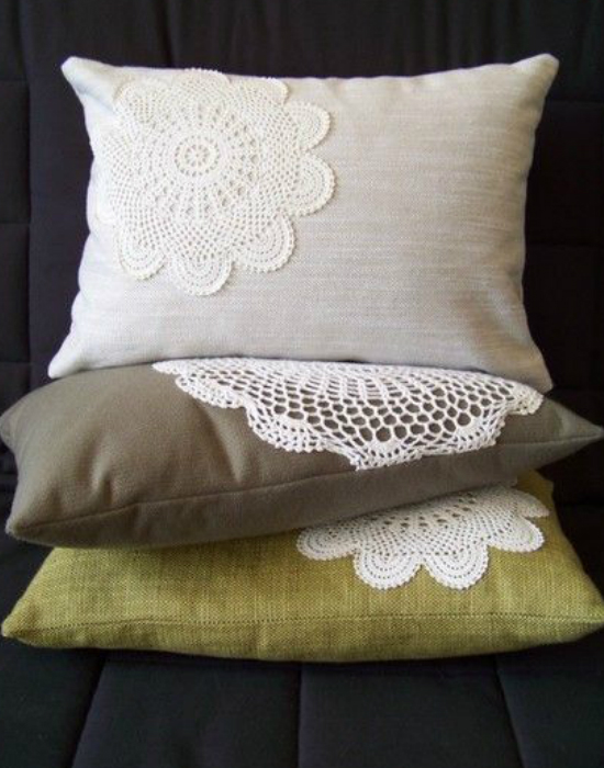 Így is lehet. Horgolt kézimunka, párnára varrva