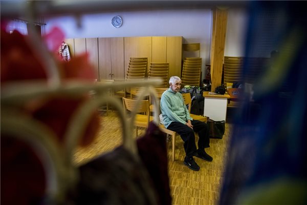 Hajléktalan nőket szépítettek meg - fotók