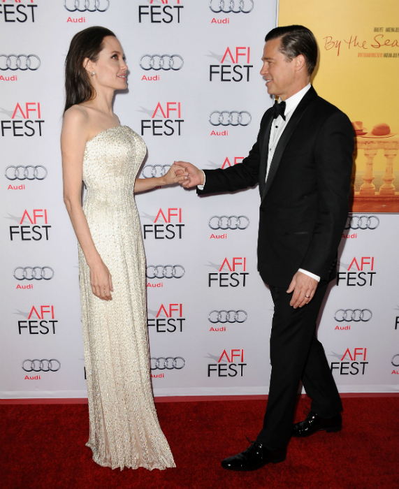 Még mindig Angelina Jolie giga melle a téma Még mindig Angelina Jolie giga melle a téma