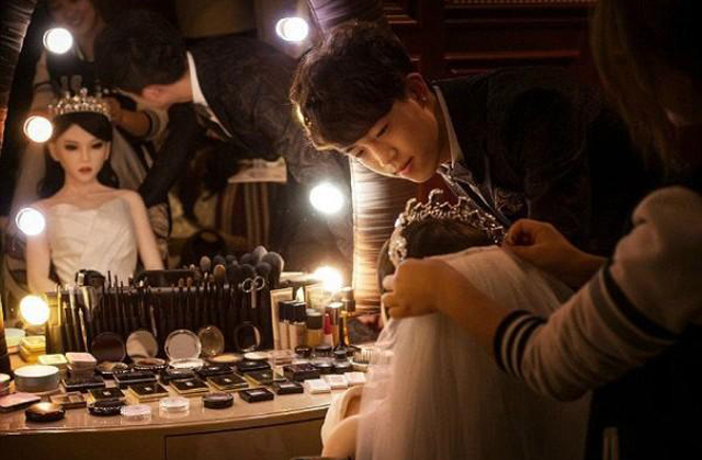 Guminőt vett feleségül a haldokló férfi Guminőt vett feleségül a haldokló férfi