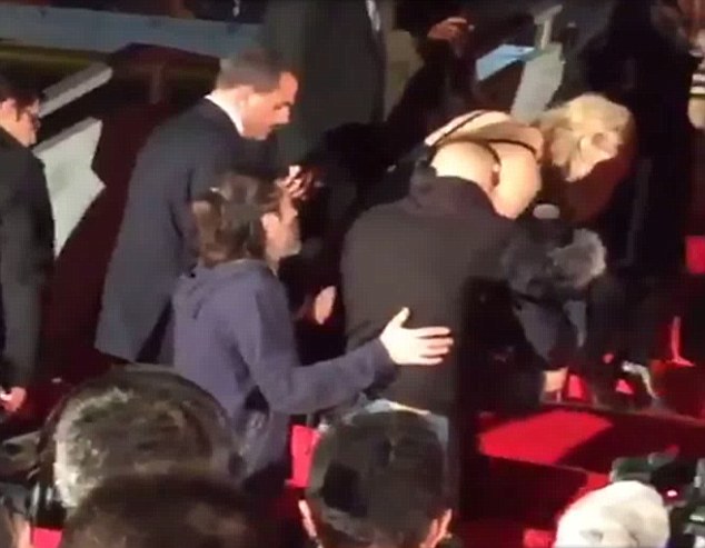 Megint hatalmasat zakózott Jennifer Lawrence