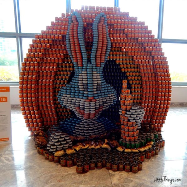 Konzervszobrokkal segítenek a rászorulókon - fotók