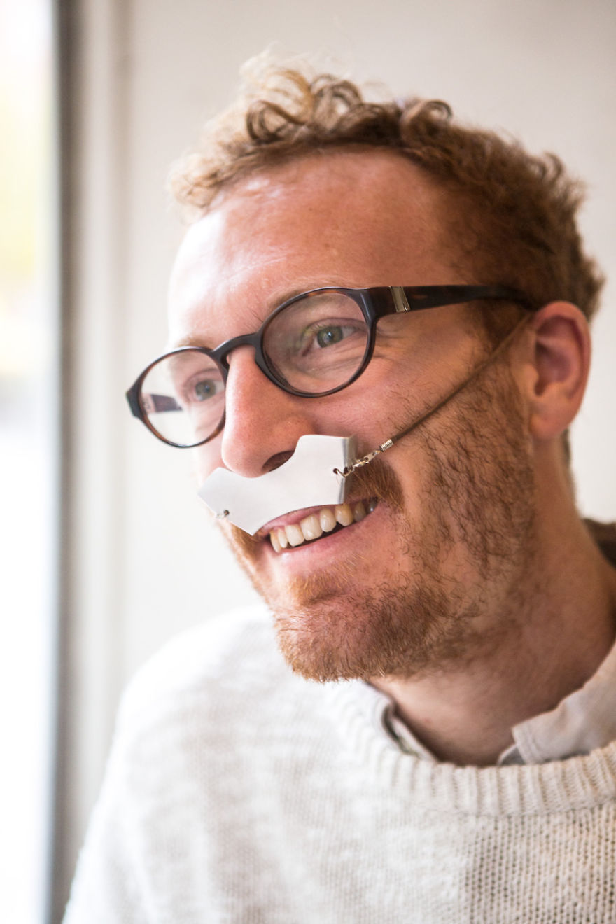 Mindenki kapaszkodjon meg: itt a bajuszvédő ételekhez és italokhoz