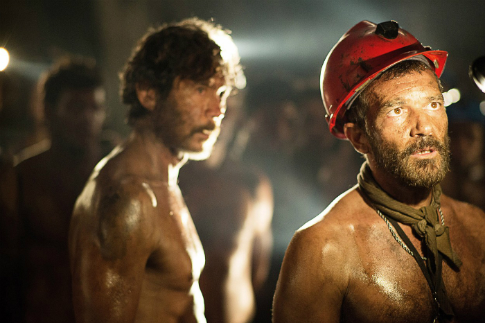 Ilyen Banderas miután kiszabadították a bányából