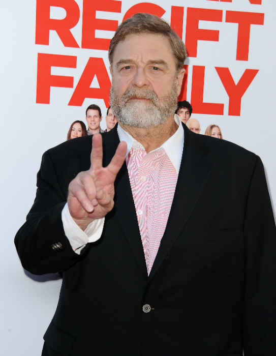 Mínusz 100 kiló, és tovább fogy John Goodman