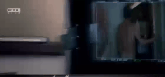 Mezteln hátsót mutat Stohl András a Válótársakban Mezteln hátsót mutat Stohl András a Válótársakban