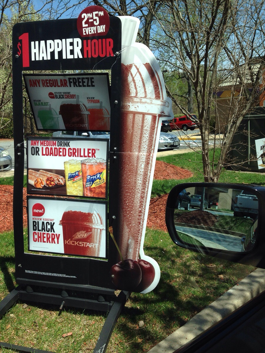 Az internet szerint péniszre hajaz a Taco Bell új táblája