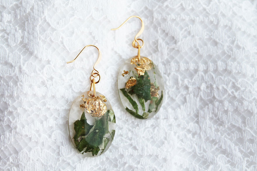 Mesés ékszerek valódi virágszirmokból