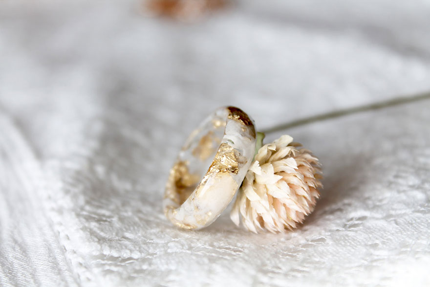 Mesés ékszerek valódi virágszirmokból