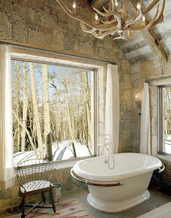 10 gyönyörű kőfallal borított fürdőszoba – fotók 