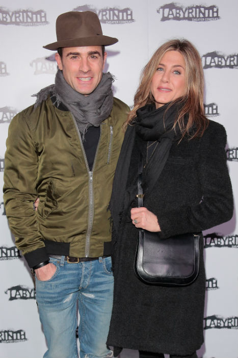 Szerelmes fotók Jennifer Anistonról és férjéről Szerelmes fotók Jennifer Anistonról és férjéről