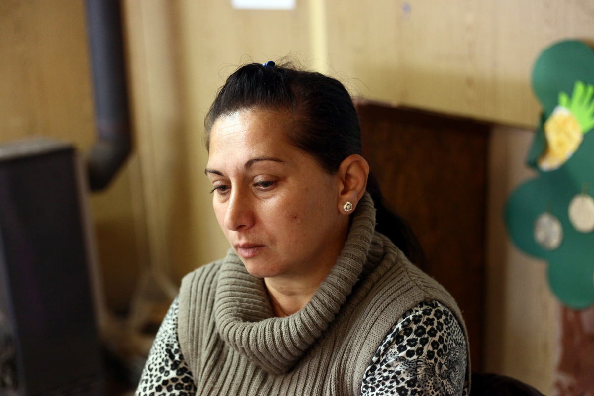 Katiékkal a BAGázs konténerházában beszélgettünk, a bagi cigánytelepen Katiékkal a BAGázs konténerházában beszélgettünk, a bagi cigánytelepen