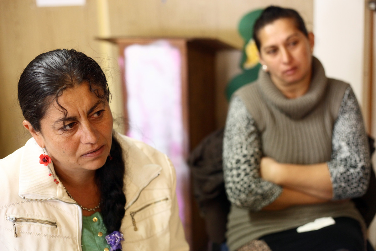 Léna (balra) szerint a szegénység, a reménytelenség sok emberből csinál tehetetlen felnőttet Léna (balra) szerint a szegénység, a reménytelenség sok emberből csinál tehetetlen felnőttet