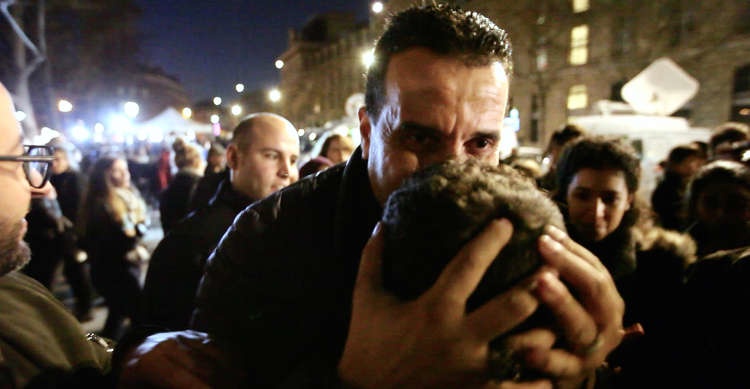 Nászút Párizsban: így látták a friss házasok a terrort a francia fővárosban - képek Nászút Párizsban: így látták a friss házasok a terrort a francia fővárosban - képek