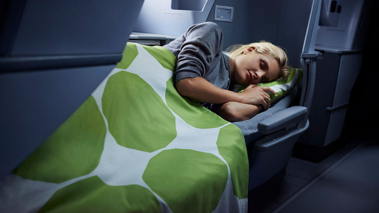 Mennyivel kényelmesebb lenne végigaludni a repülőutat? (Fotó: Tumblr)