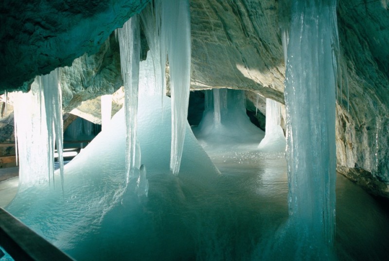 10 gyönyörű jégbarlang, ami jobb, mint a Jégvarázs