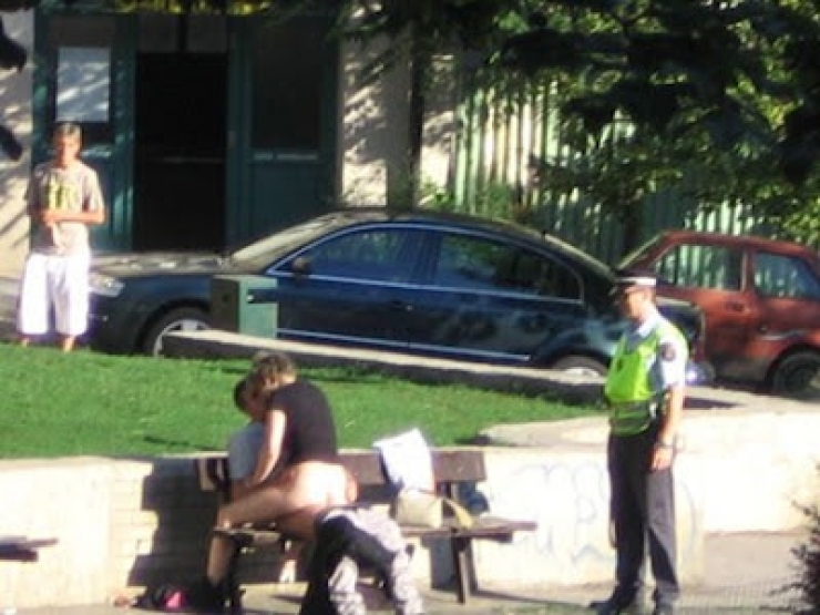 10 pár, akik simán egymásnak estek nyilvánosan - fotók