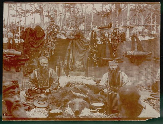 Bizarr, hátborzongató szokások Bizarr, hátborzongató szokások