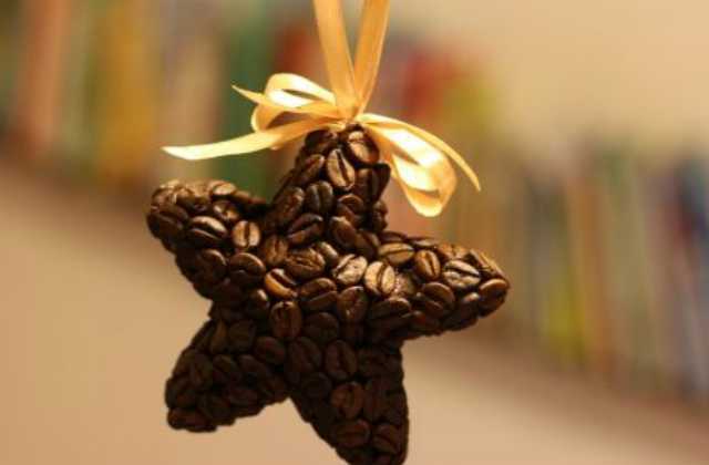 Karácsonyi csillag kávészemekből?