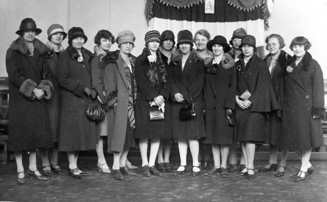 Ilyen csodálatosan elegánsak voltak nagyanyáink a régi teleken - galéria