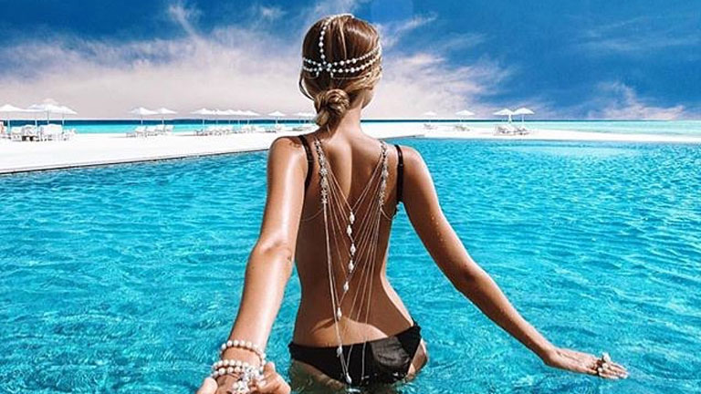 Egy külföldi kaland is sokkal izgalmasabb, mint egy balatonparti flört (Fotó: Tumblr)