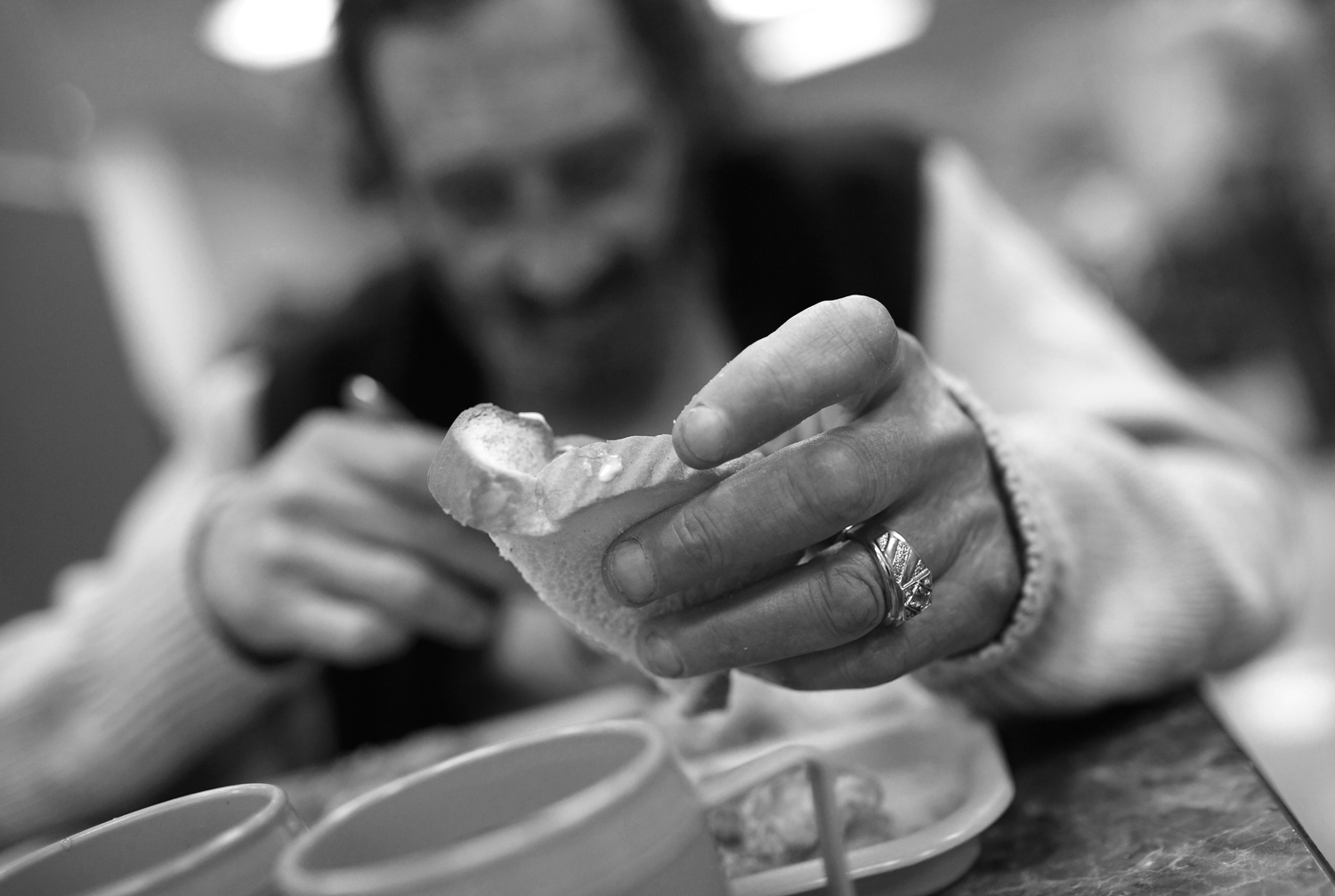 Jótékonykodni szinte lehetetlen – ételosztás, sütivásár és jogszabálydömping Jótékonykodni szinte lehetetlen – ételosztás, sütivásár és jogszabálydömping