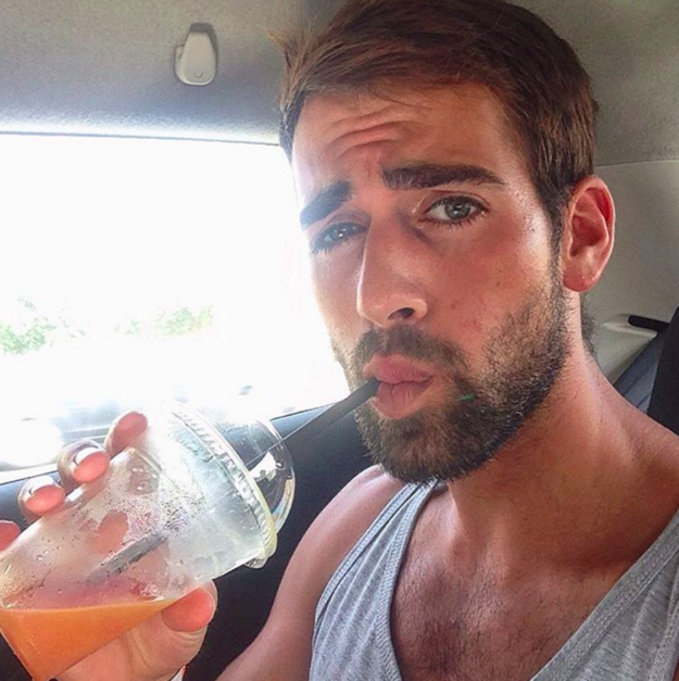 19 szomjas szexi férfi az Instagramról - képek