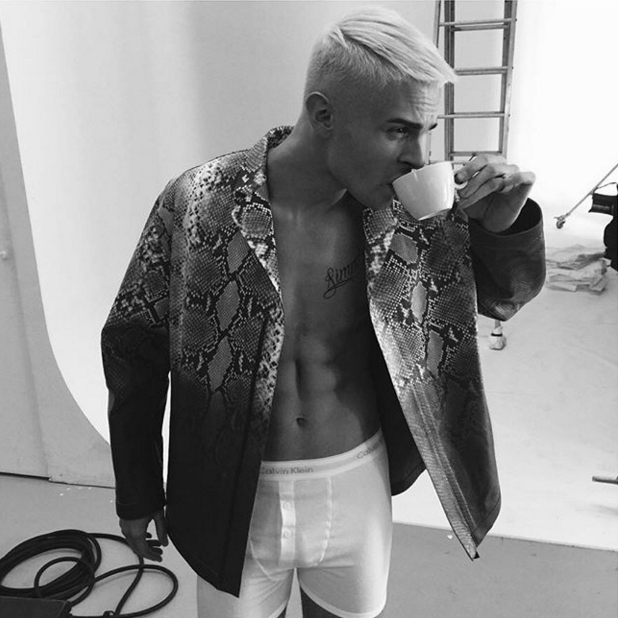 19 szomjas szexi férfi az Instagramról - képek