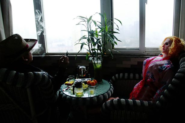 Szexi játékbabákkal lepik meg idősödő férjeiket a kínai feleségek