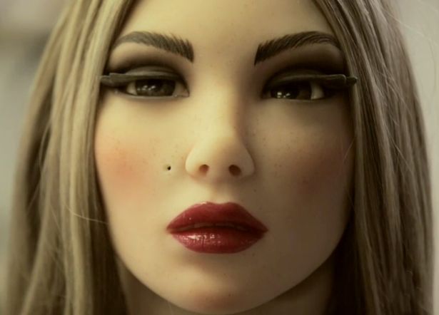 Szexi játékbabákkal lepik meg idősödő férjeiket a kínai feleségek