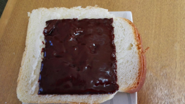 A szeletelt sajtok után már szeletelt csoki is kapható