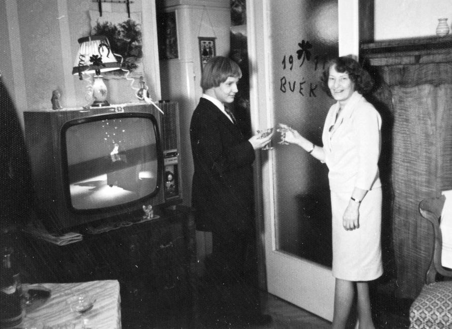 8 retró fotó a '70-es és '80-as évek szilveszteri bulijairól