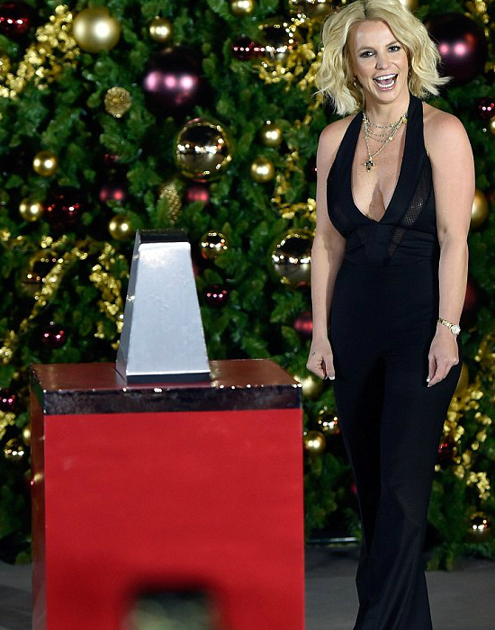 Az év villantásai - Sarka Kata rekordot döntött dekoltázsával Az év villantásai - Sarka Kata rekordot döntött dekoltázsával