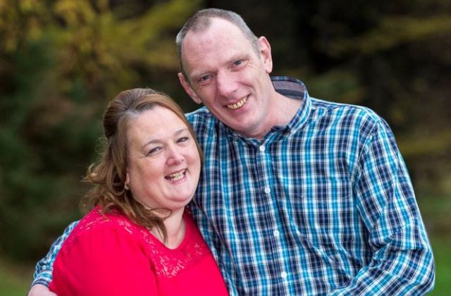 33 évvel később a Facebookon találkoztak újra