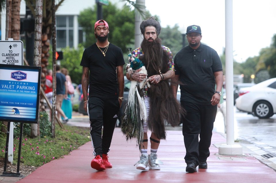 Itt a világ leghatalmasabb man bun-ja!