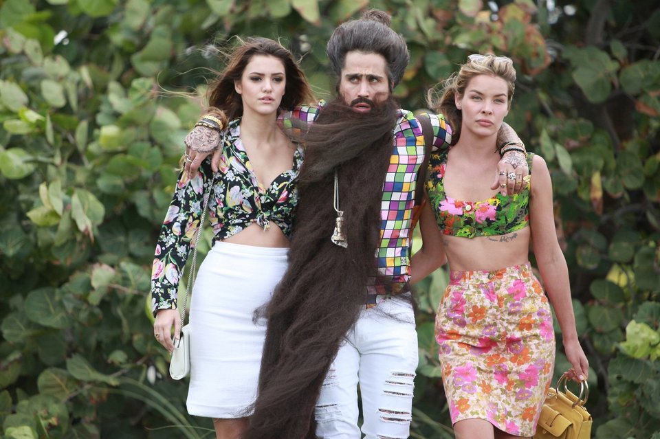 Itt a világ leghatalmasabb man bun-ja!