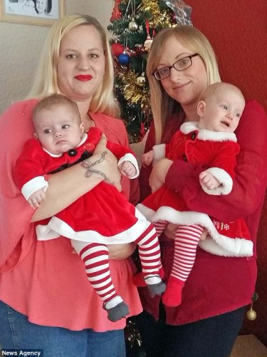 13 perc különbséggel hozták világra gyermeküket a testvérek