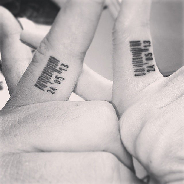 Tetoválásra cserélik a párok az eljegyzési gyűrűt