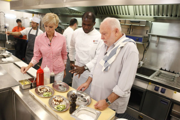 Korábban Jakupcsek Gabriellával tüsténkedett a konyhában Andy Vajna, akkor ugyan nem lecsót csináltak, de tuti finom volt!