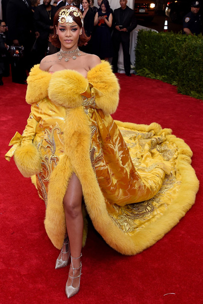 Ezek voltak 2015 legkínosabb vörös szőnyeges divatkatasztrófái - galéria