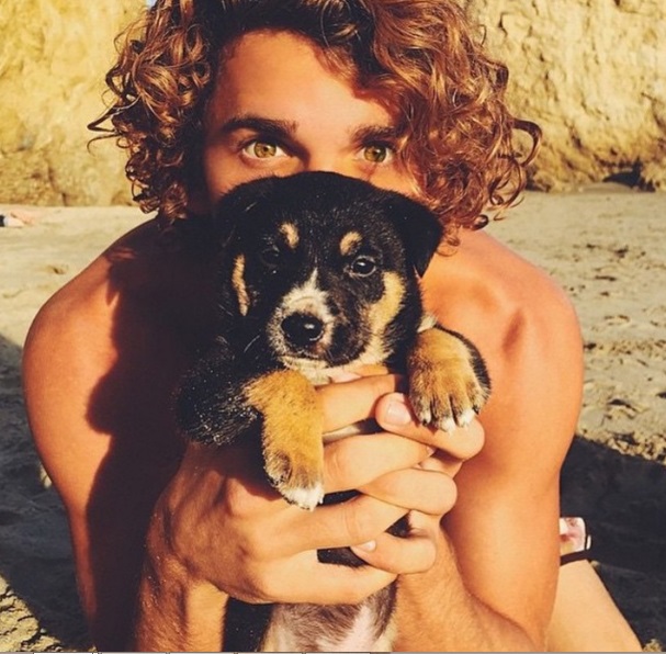 Nagyobb sikerük van a nőknél a kutyás férfiaknak – a képek után Te sem vonod majd kétségbe!