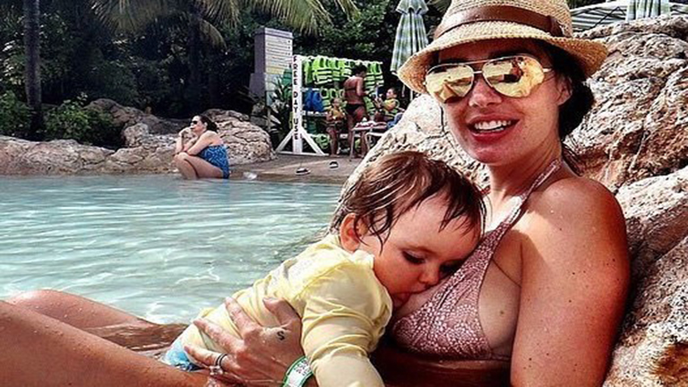 2015 a brelfie, azaz a szoptatós szelfi éve volt