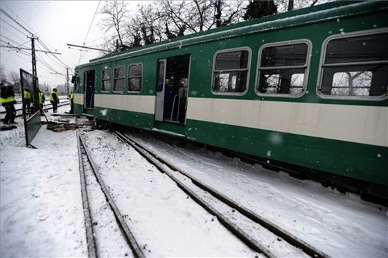 Így teszik újra sínre a kisiklott HÉV-et - képek