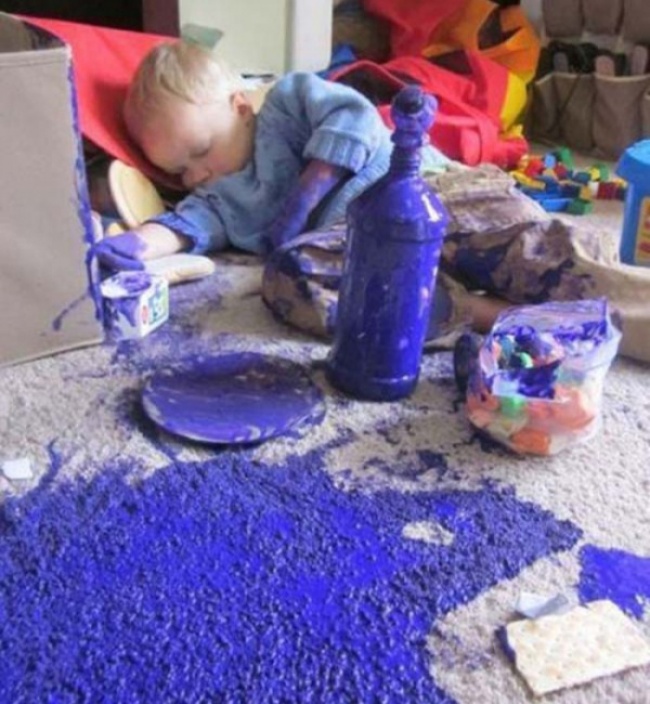 Mi csinálnak a gyerekek, amikor 2 percre magukra hagyják őket? Hát ezt! - vicces képek