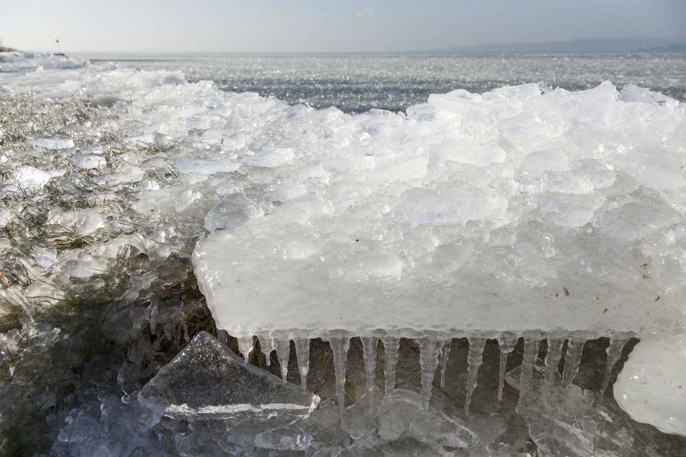 Nézegess szép képeket a befagyott Balatonról