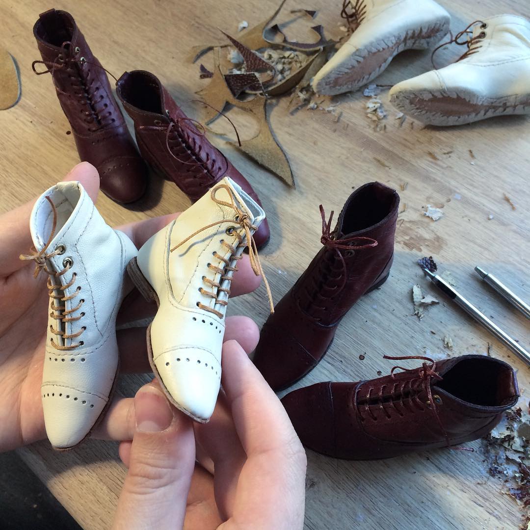 Megdöbbentően realisztikus arcokat fest a babáknak az orosz művész