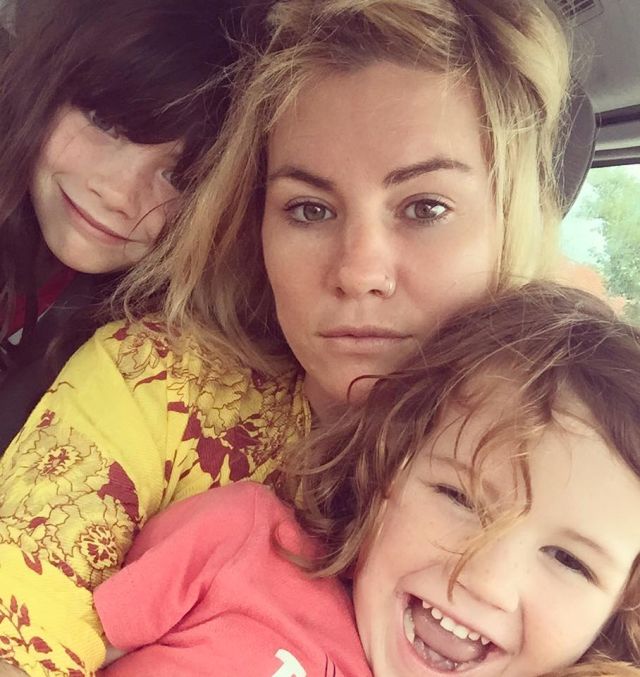 Végre egy brutálisan őszinte hang, aki kiáll az anyukákért