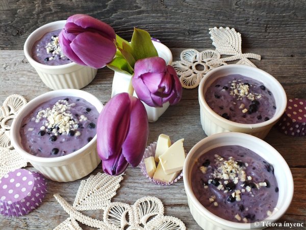 Áfonyás-fehércsokis tejberizs